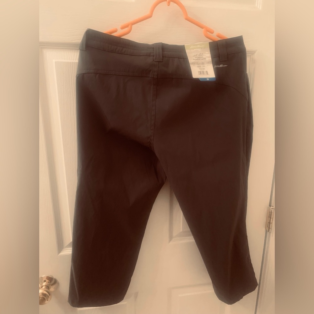 Eddie Bauer Capri Pants - Smoke Grey - Stretchable material - size 10 - NWT